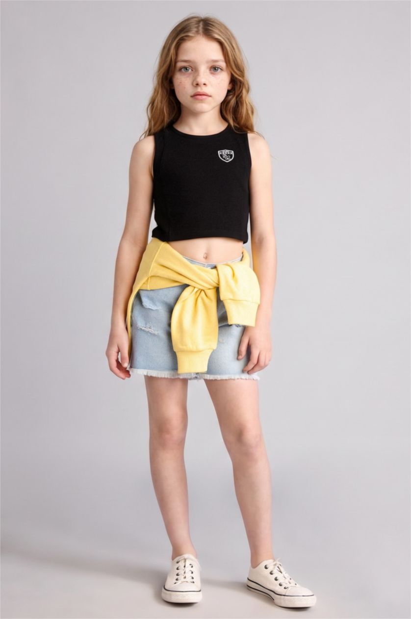 GIRLS & TEENS Black تانك توب بناتي بطبعة شعار بحمالات بياقة مستديرة