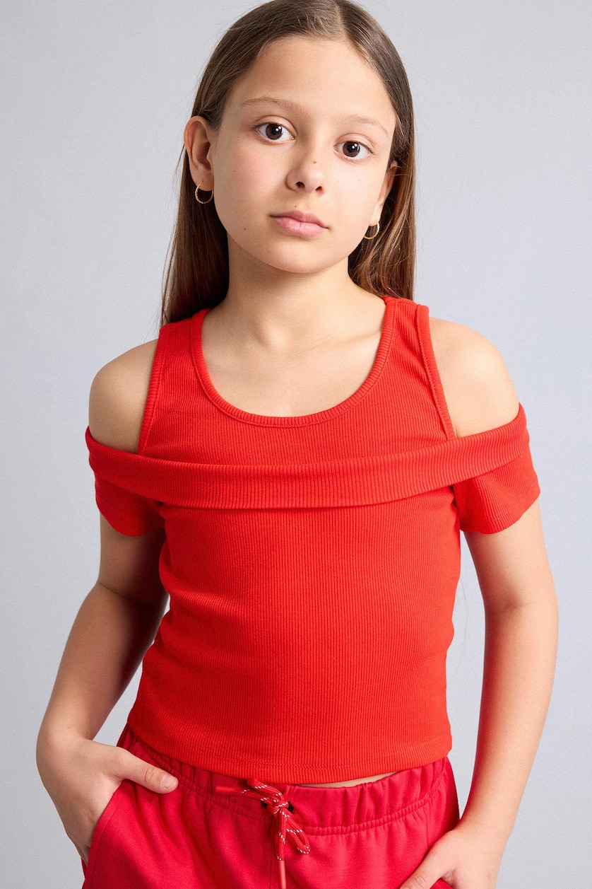GIRLS & TEENS Red تيشيرت نص كم مضلع قصة عادية