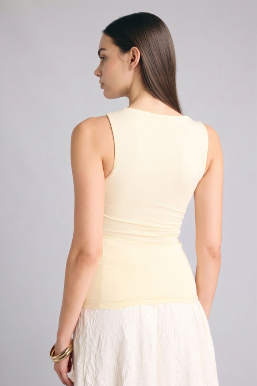 Kadın Açık Sarı Slım Fıt Kayık Yaka Atlet