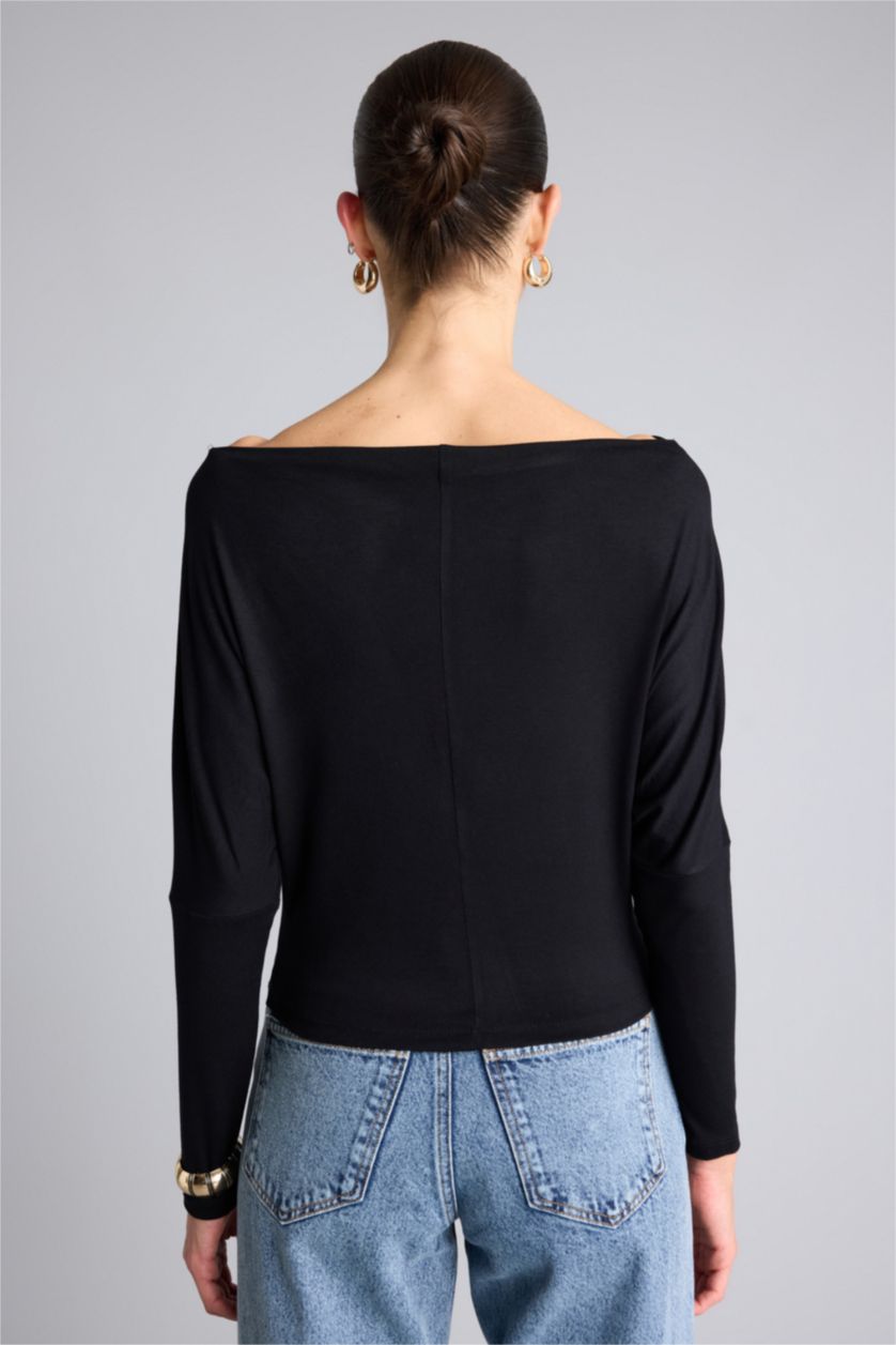 Kadın Siyah Slım Fıt Kayık Yaka Uzun Kollu Tişört