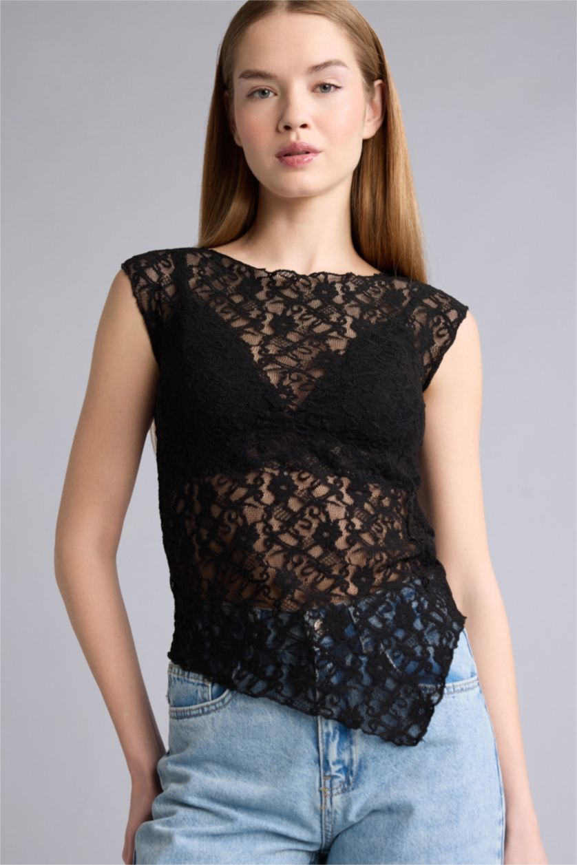 Woman Black Slim Fit Lace Short Sleeve T-Shirt