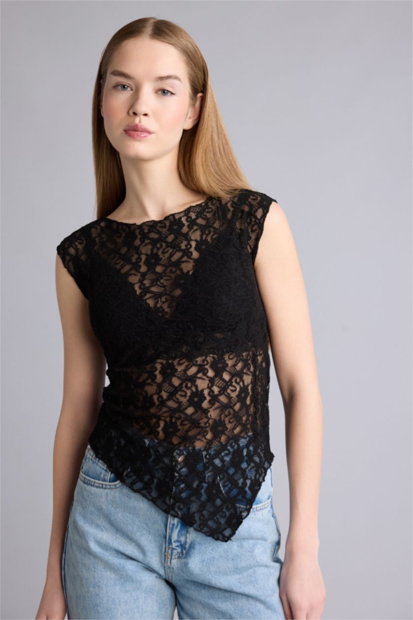 Woman Black Slim Fit Lace Short Sleeve T-Shirt