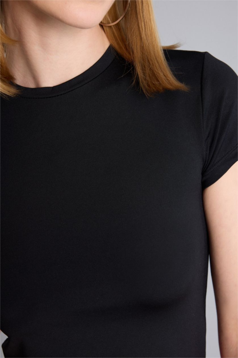 Woman Black Slim Fit Short Sleeve T-Shirt
