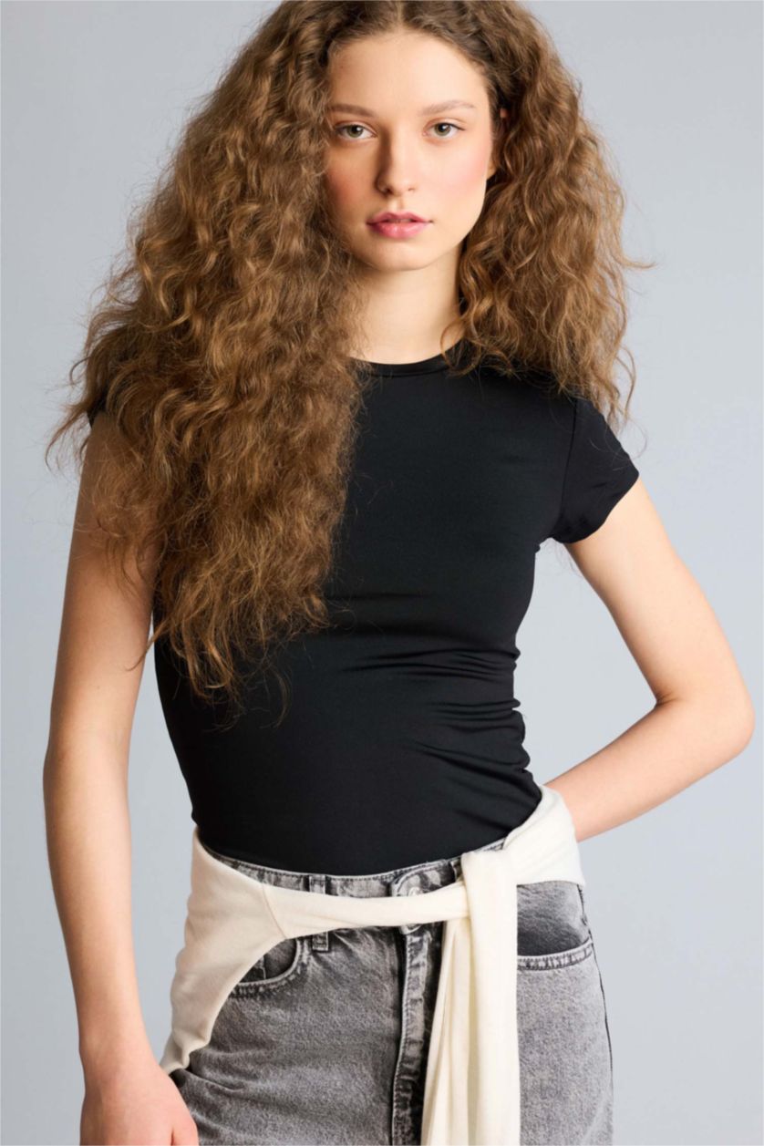 Kadın Açık Kahve Fıtted Basıc Tişört