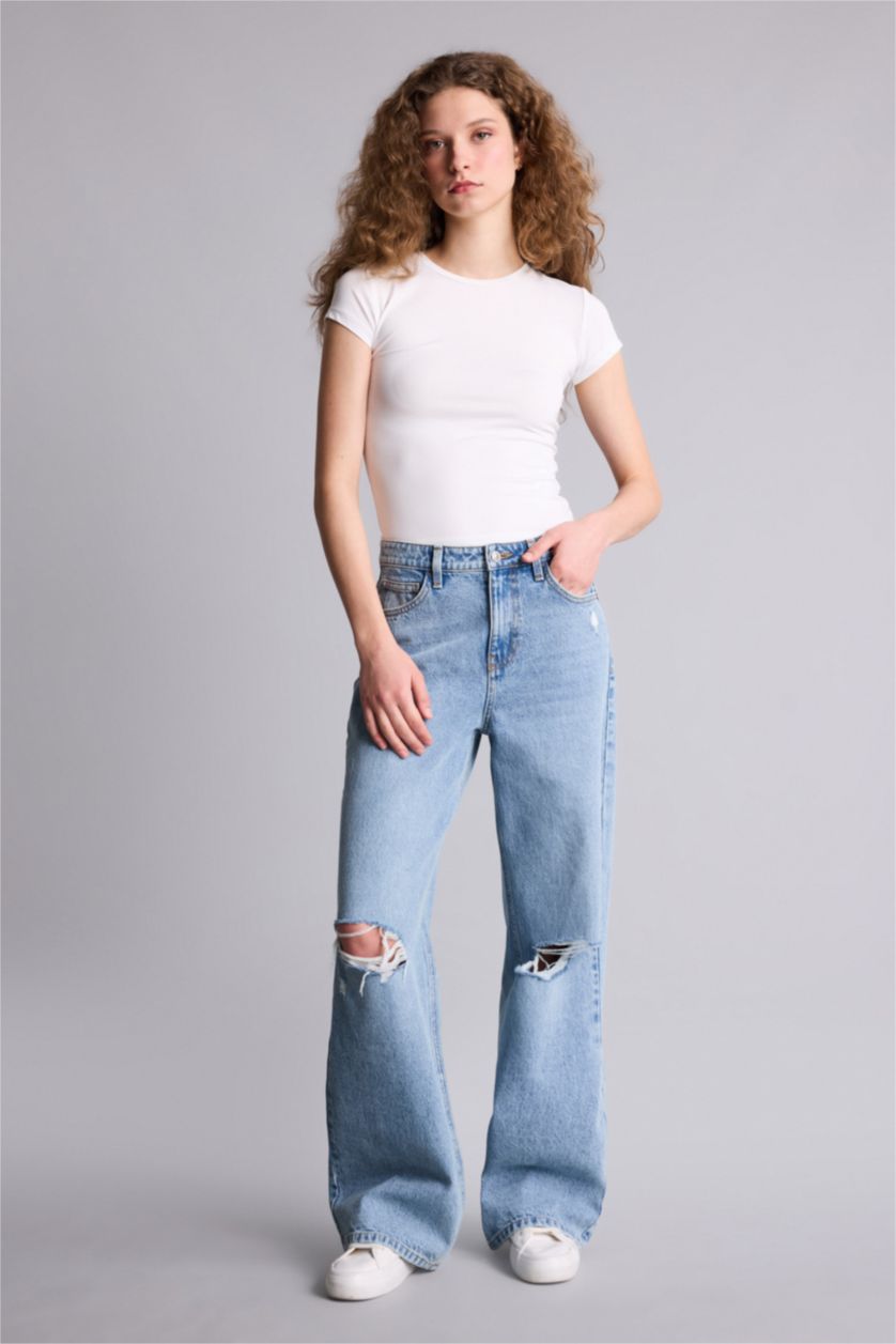 حريمي اوف وايت Woman Short Sleeve T-Shirt