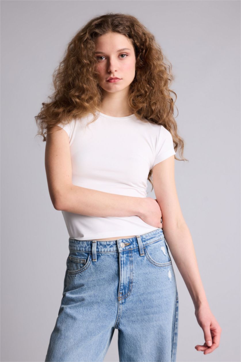 حريمي اوف وايت Woman Short Sleeve T-Shirt
