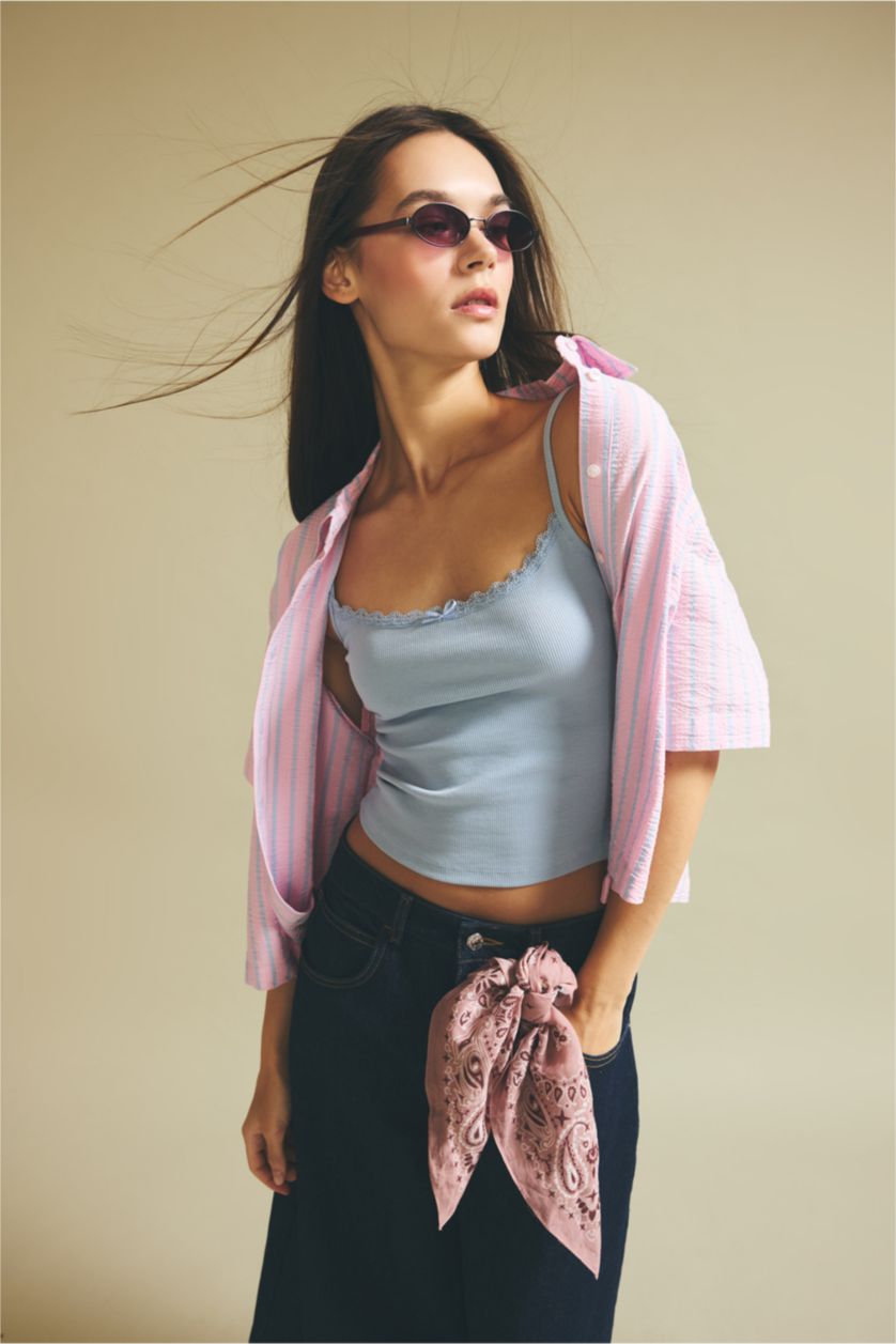 FEMME Rose Chemise boxy à col chemise manches courtes