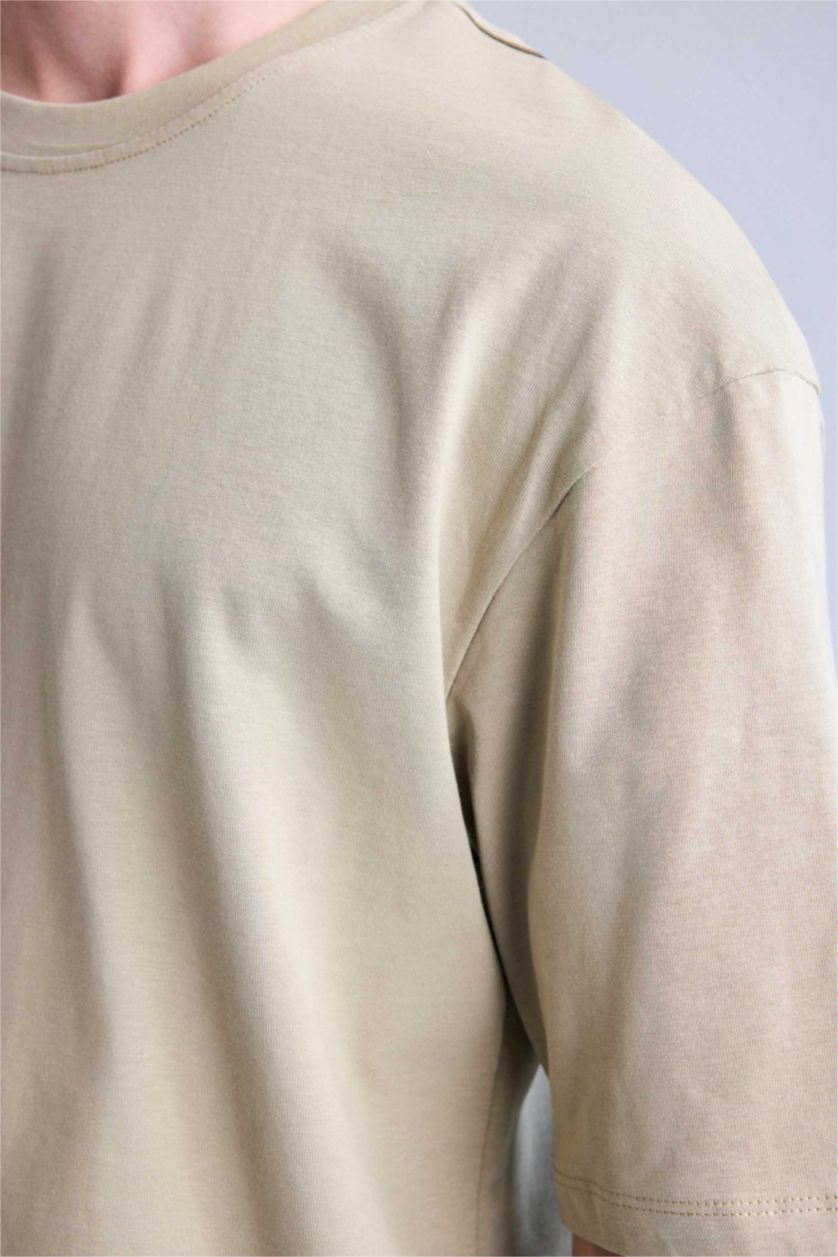 رجال كاكي Boxy Fit Short Sleeve T-Shirt