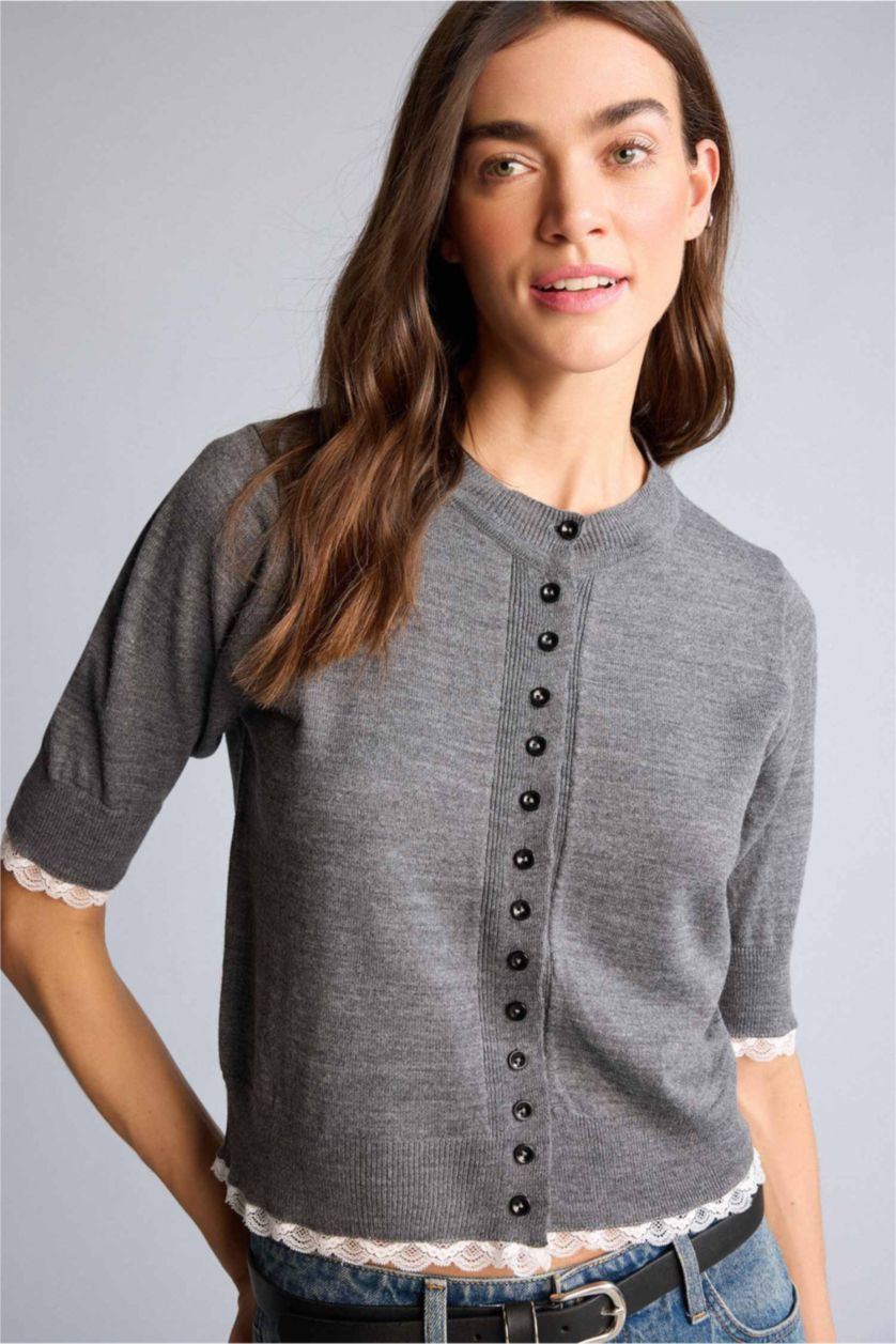 Kadın Açık Gri Dantel Detaylı Kısa Kollu Hırka