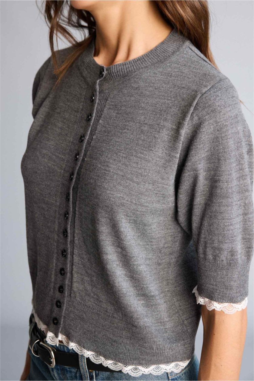 Kadın Açık Gri Dantel Detaylı Kısa Kollu Hırka