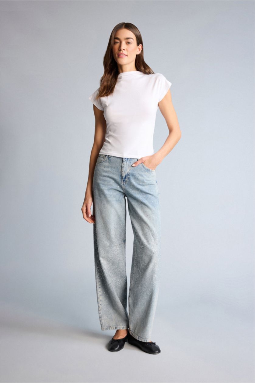 Kadın Kırık Beyaz Kısa Kollu Tişört