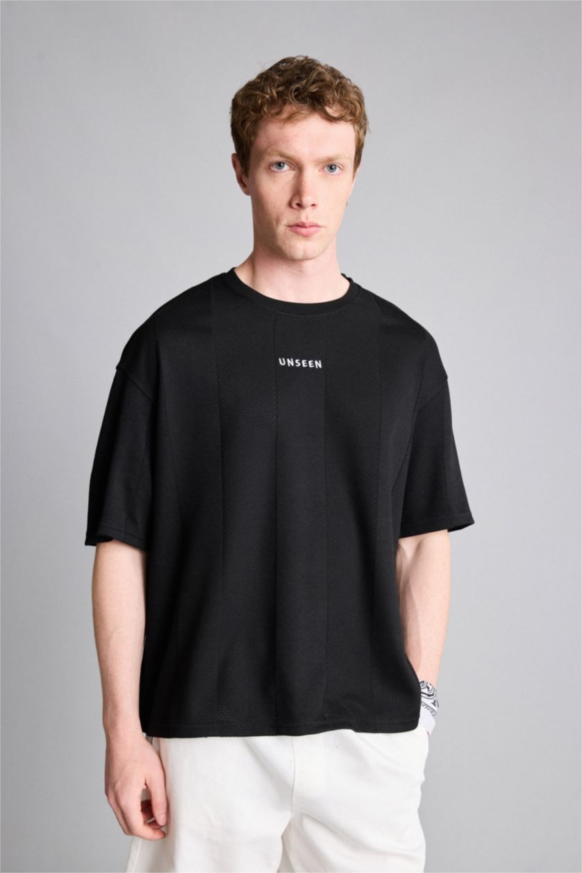 رجال أسود Boxy Fit Short Sleeve T-Shirt