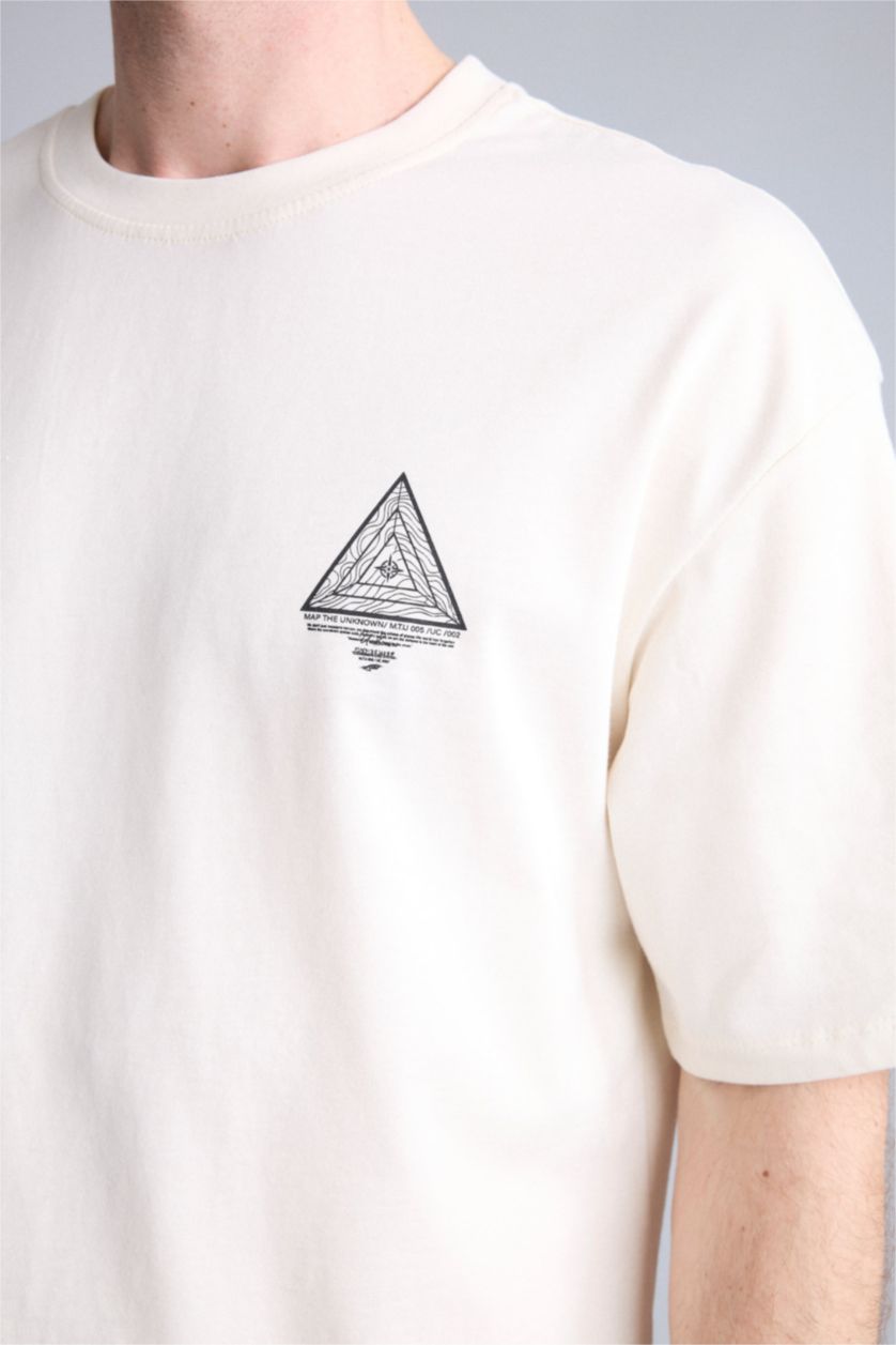 Man Ecru Boxy Fit Short Sleeve T-Shirt
