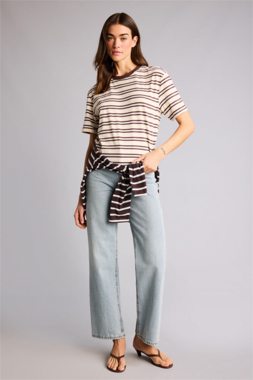 Kadın Ekru Relax Fıt Bisiklet Yaka Çizgili Kısa Kollu Tişört
