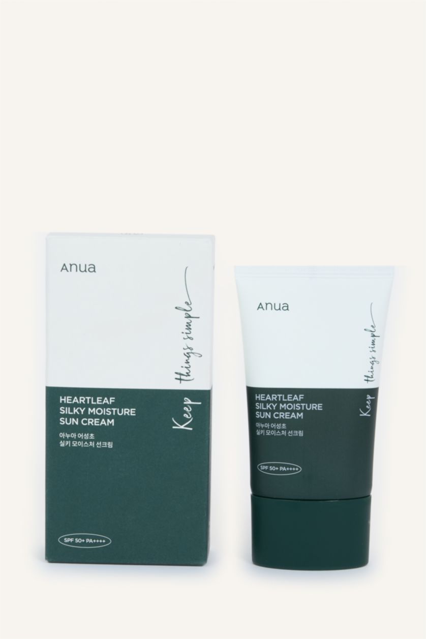 Woman White Heartleaf Silky Moisture Sun Cream Calming Silky Sunscreen 50ml