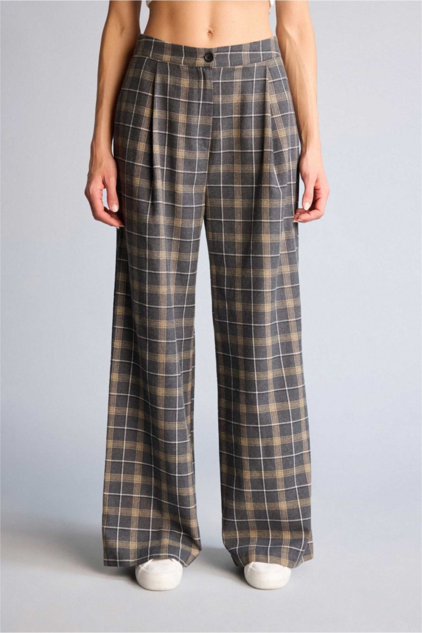 Woman Light Grey jogger Pocket Detailed Plaid Trousers