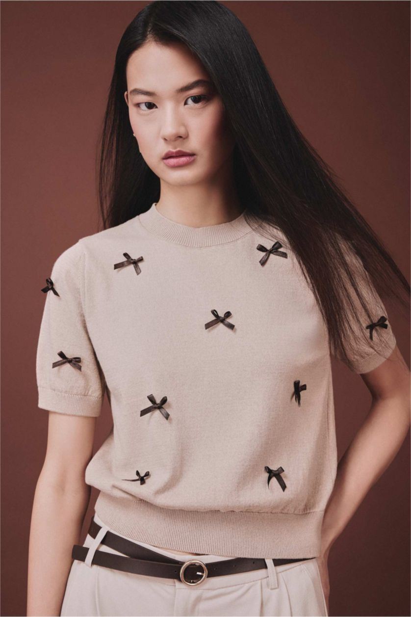 Kadın Açık Kahve Fiyonklu Kısa Kollu Kazak