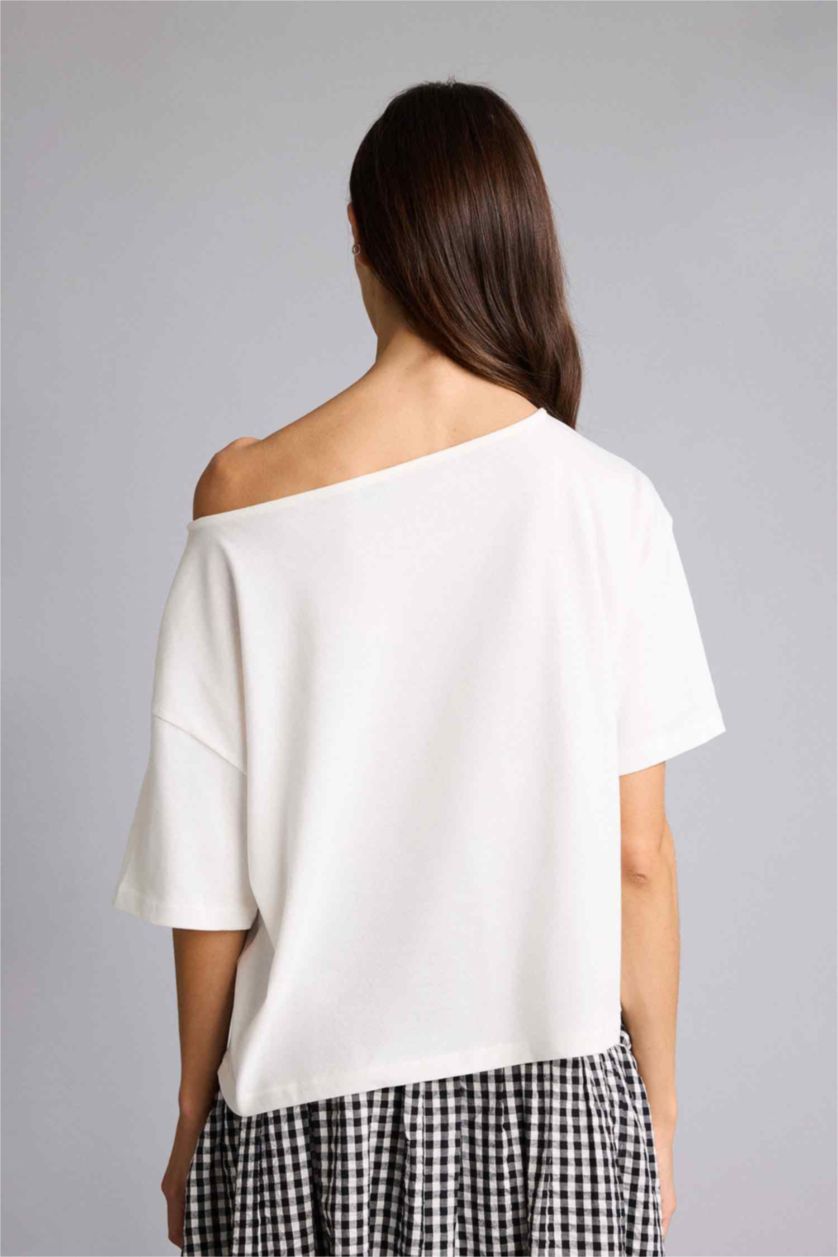 Kadın Ekru Relax Fıt Kayık Yaka Basıc Düz Kısa Kollu Tişört