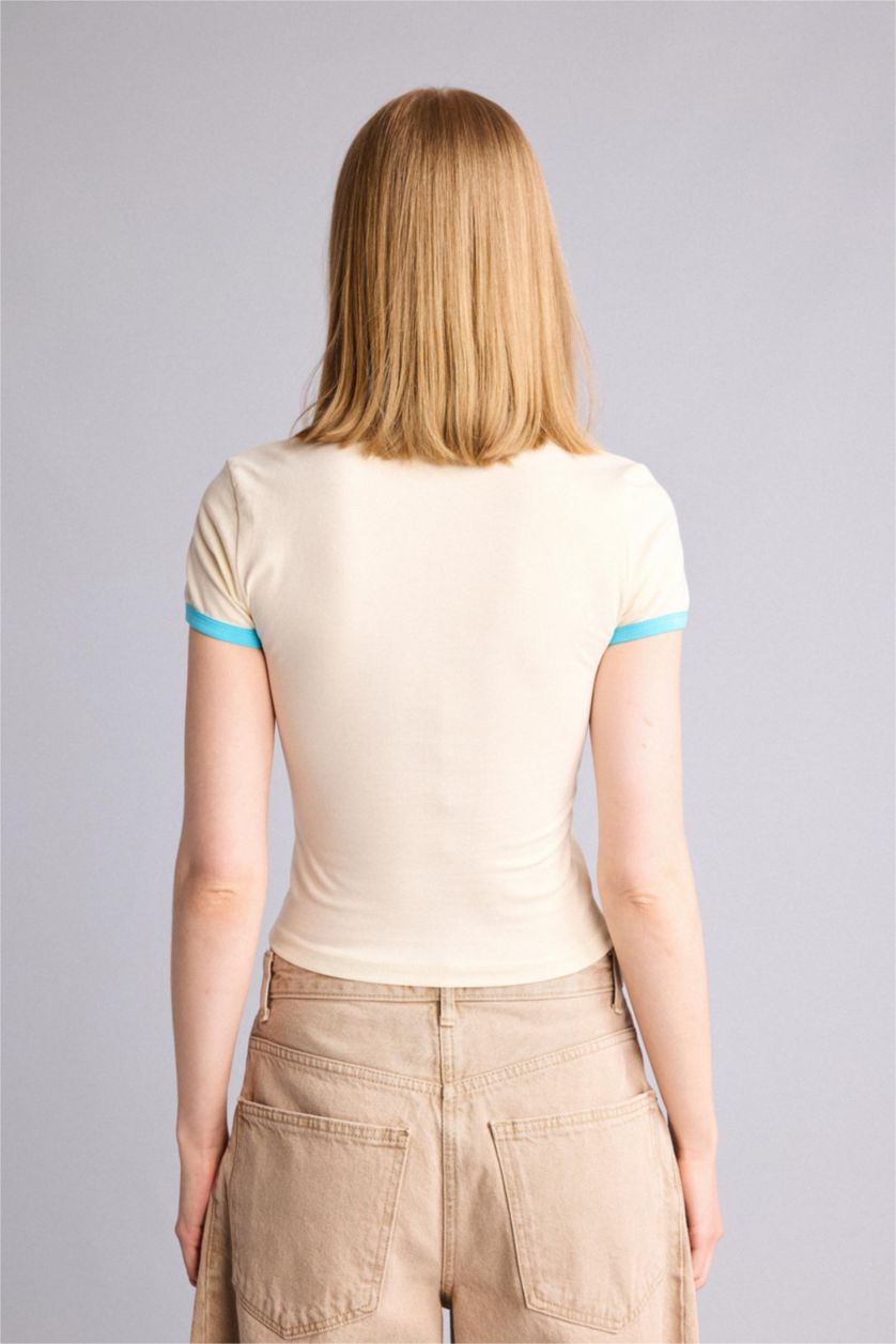 Kadın Açık Sarı Fitted Kısa kollu Tişört