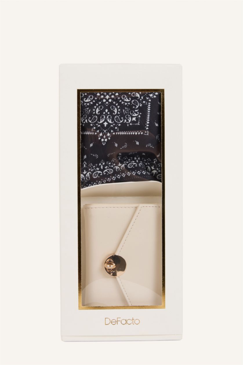 Kadın Açık Bej Kadın Fularlı Suni Deri Cüzdan