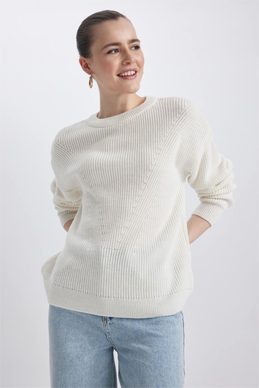 Kadın Ekru Regular Fit Bisiklet Yaka Basic Triko Kazak