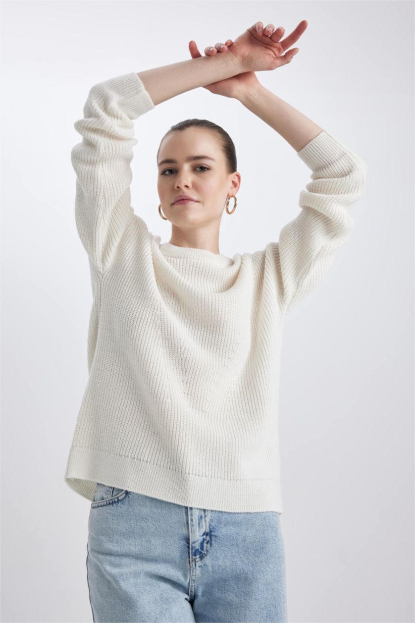 Kadın Ekru Regular Fit Bisiklet Yaka Basic Triko Kazak