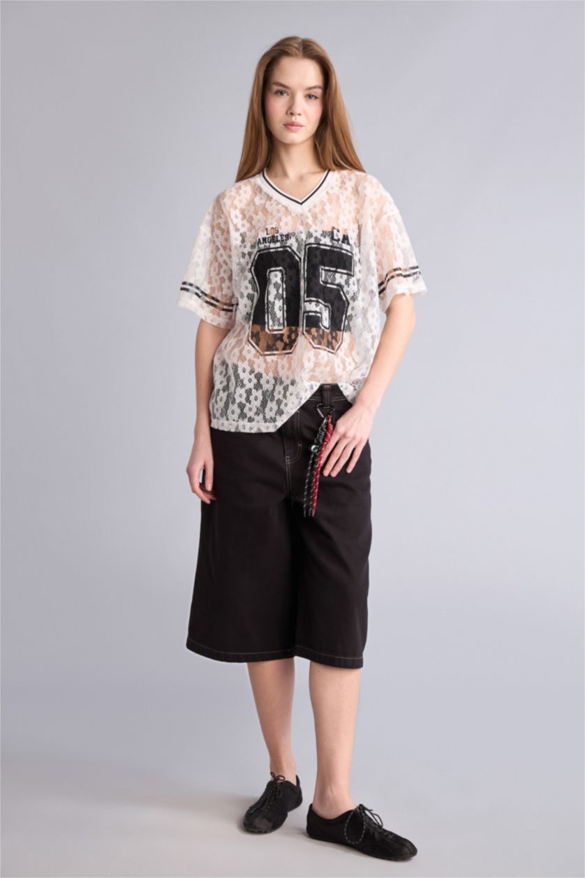 Kadın Kırık Beyaz Oversize Dantel Baskılı Tişört