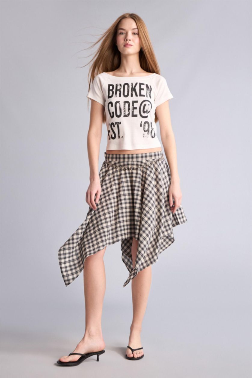 Kadın Kırık Beyaz Fitted Ribana Baskılı Tişört