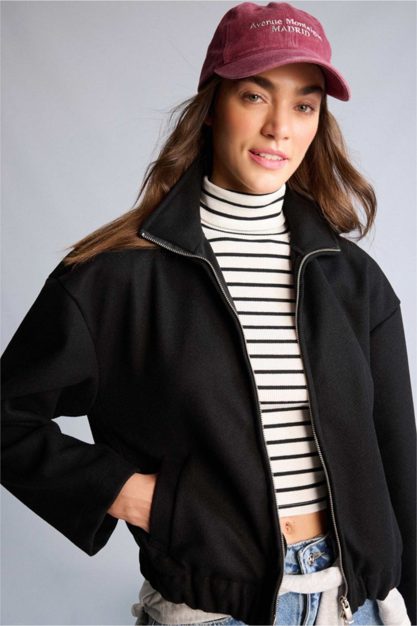 Woman Black Puffer Jacket