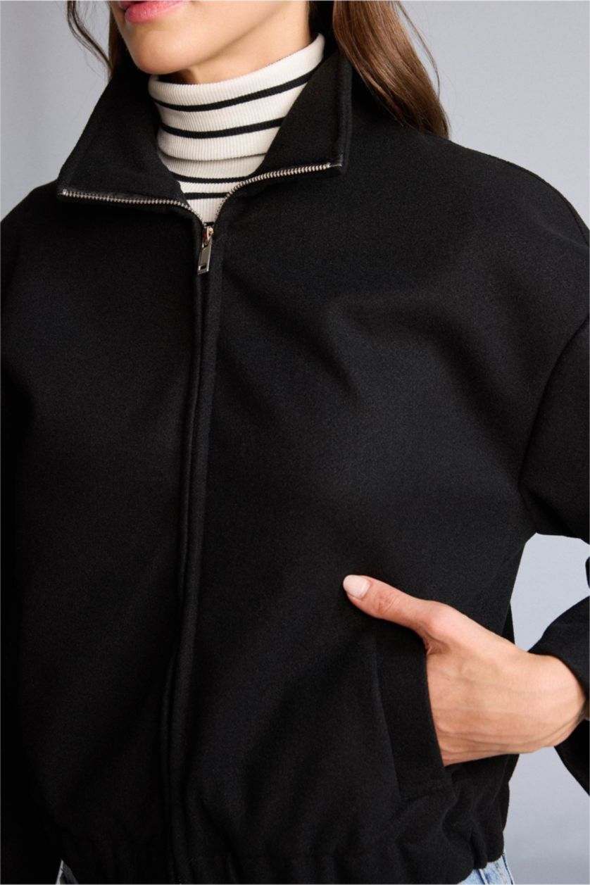 Woman Black Puffer Jacket