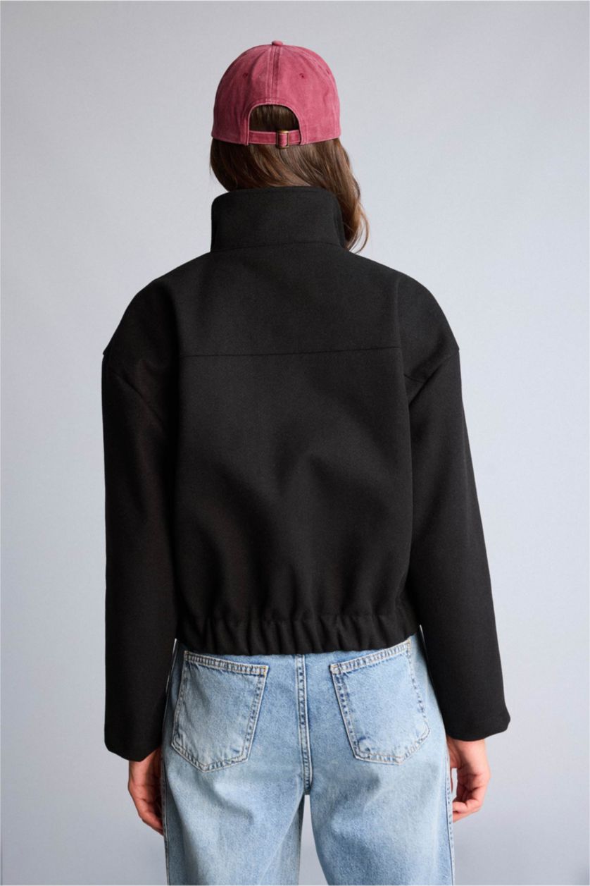 Woman Black Puffer Jacket