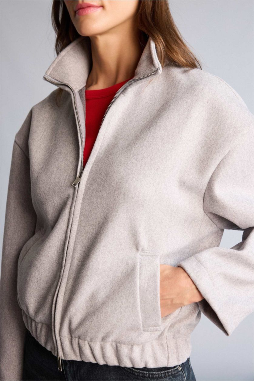 Woman Light Grey Puffer Jacket