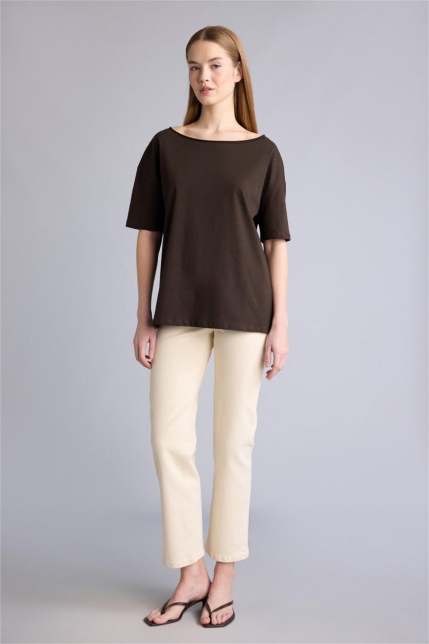 حريمي بني فاتح تيشيرت اوفر سايز نص كم