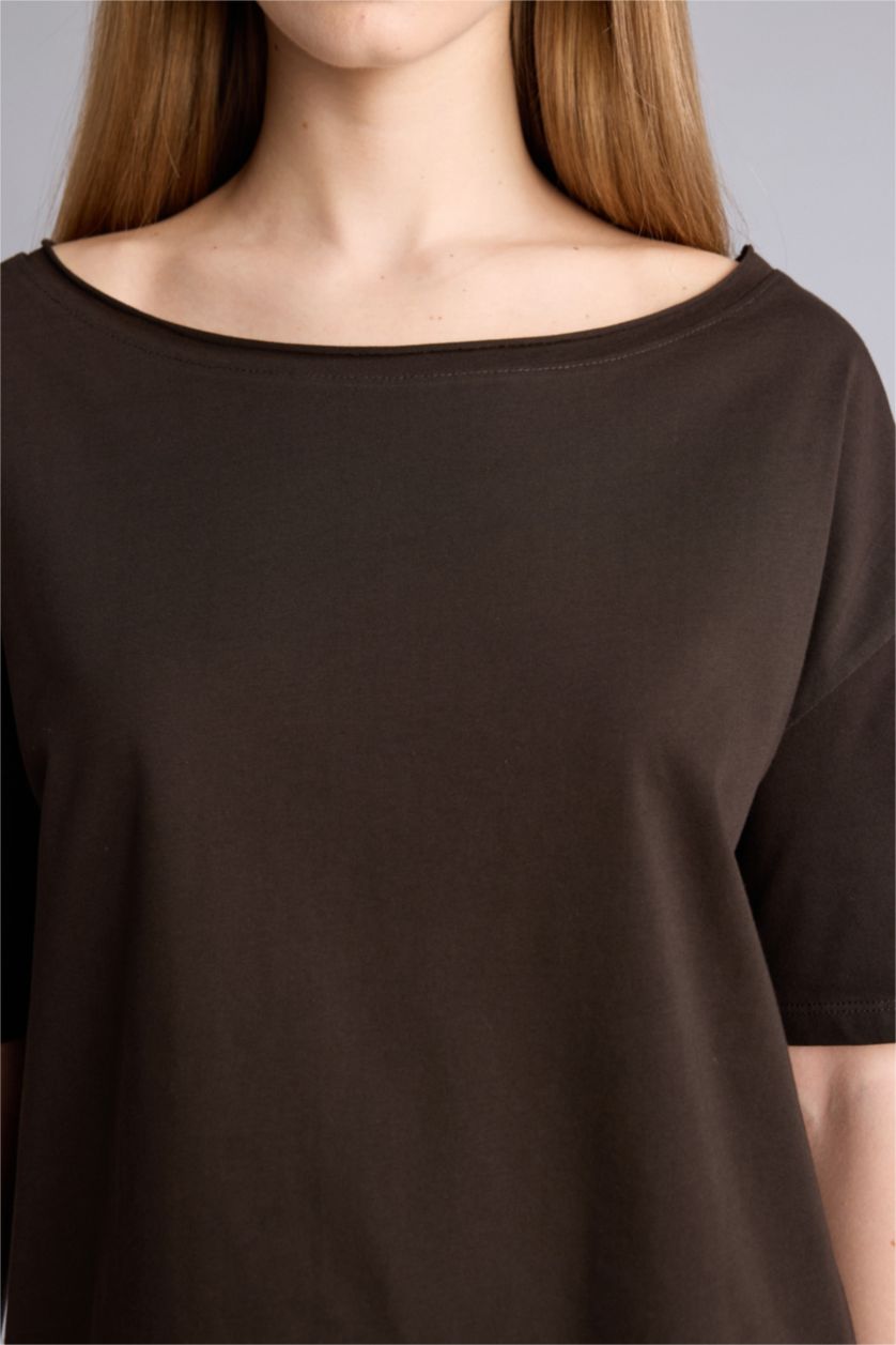 حريمي بني فاتح تيشيرت اوفر سايز نص كم