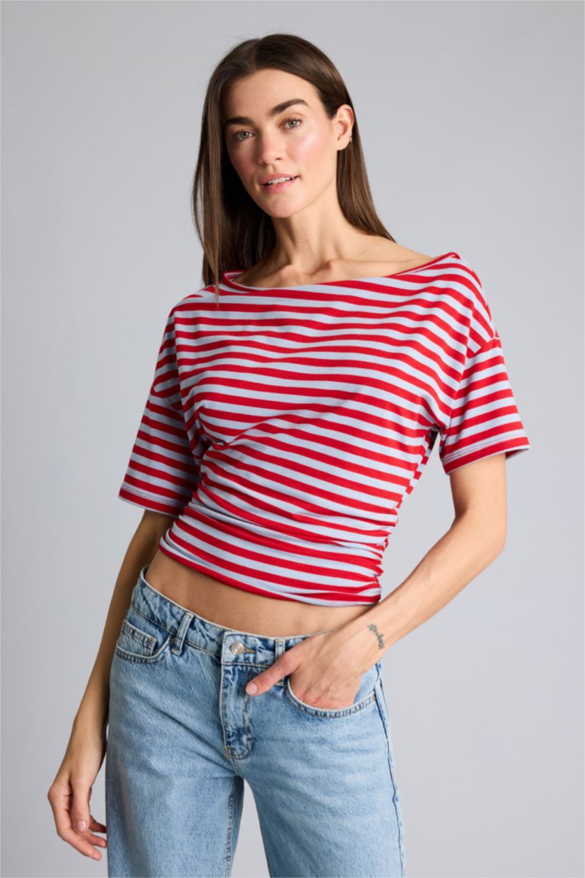 Kadın Kırmızı Afra x Defacto Loose Fıt Omzu Açık Tişört