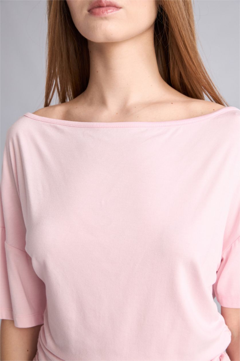 Kadın Açık Pembe Loose Açık Omuzlu Tişört