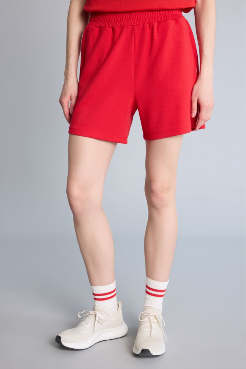 Kadın Kırmızı Standart Fit Sporcu Modal Şort