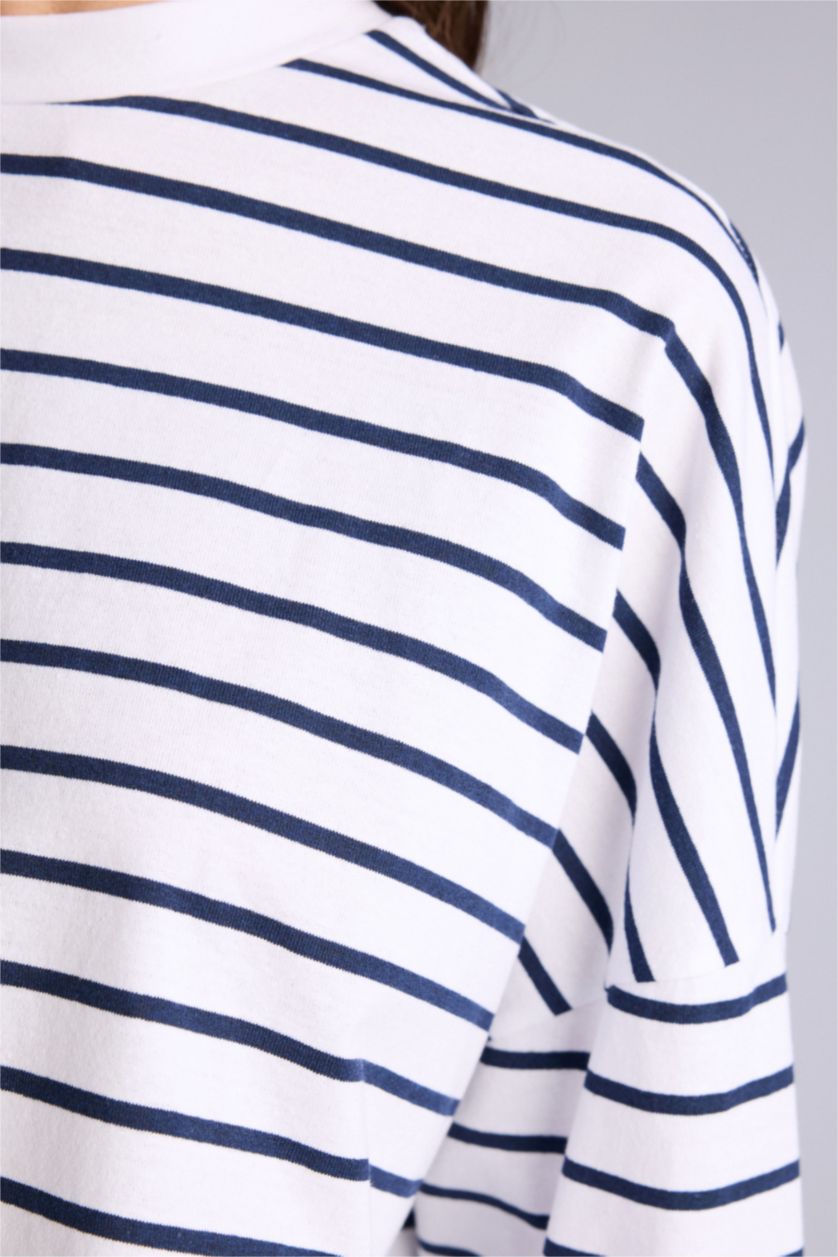 Kadın Kırık Beyaz Oversıze Pamuklu Çizgili Tişört