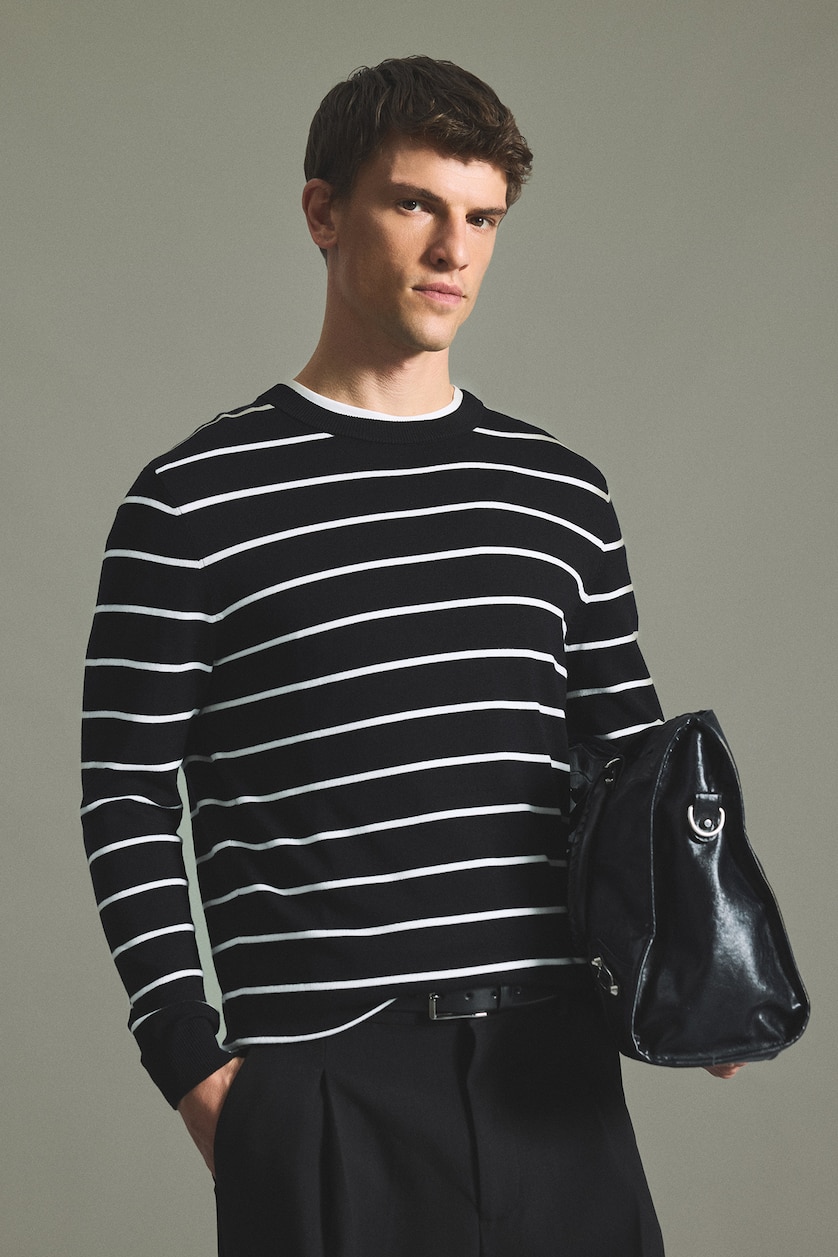 Man Black Pullover