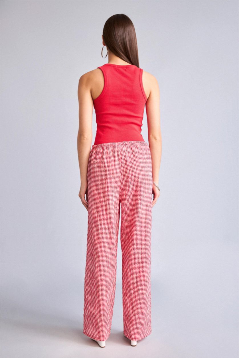 Women Red Wide Leg Double Pocket Gingham Crinkle Trousers