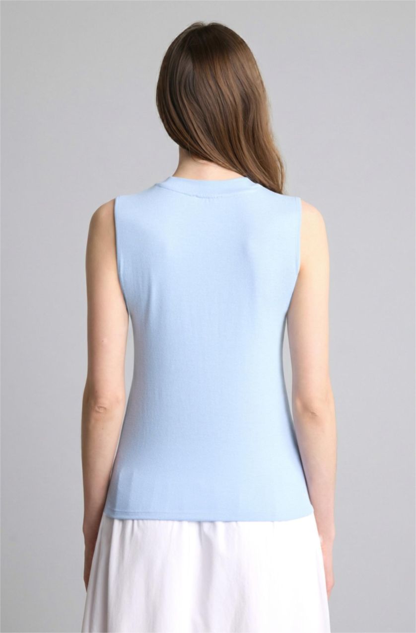 Woman Light Blue Slim Fit Short Sleeve Tunic
