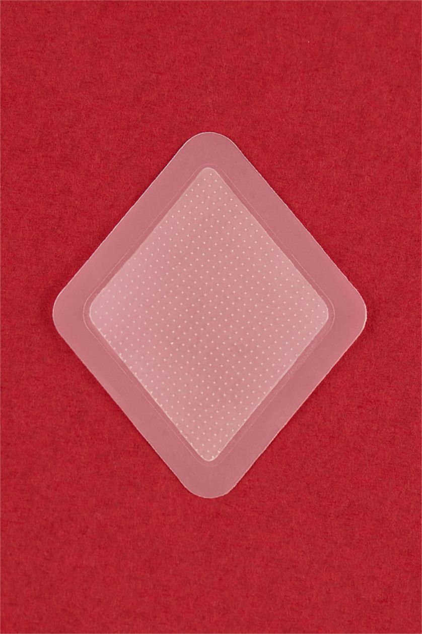 Kadın Kırmızı Meditherapy Shumage Retinol 550 Deep Shot Patch (4 Parça) Kırışıklık Önleyici 550 Mikro Spikül ve Retinollü Cilt Bakım Bantı