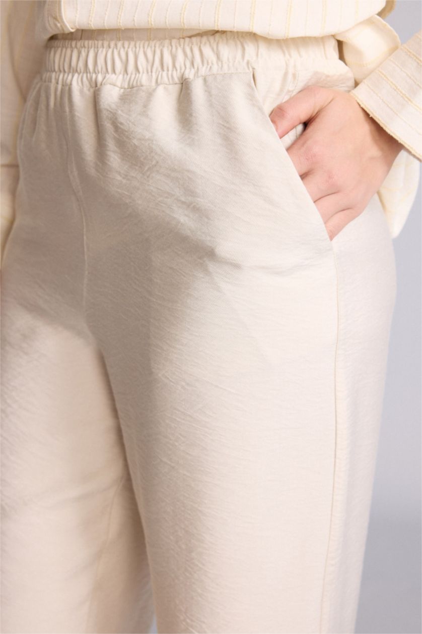 Kadın Ekru Regular Fit Düz Paça Pantolon