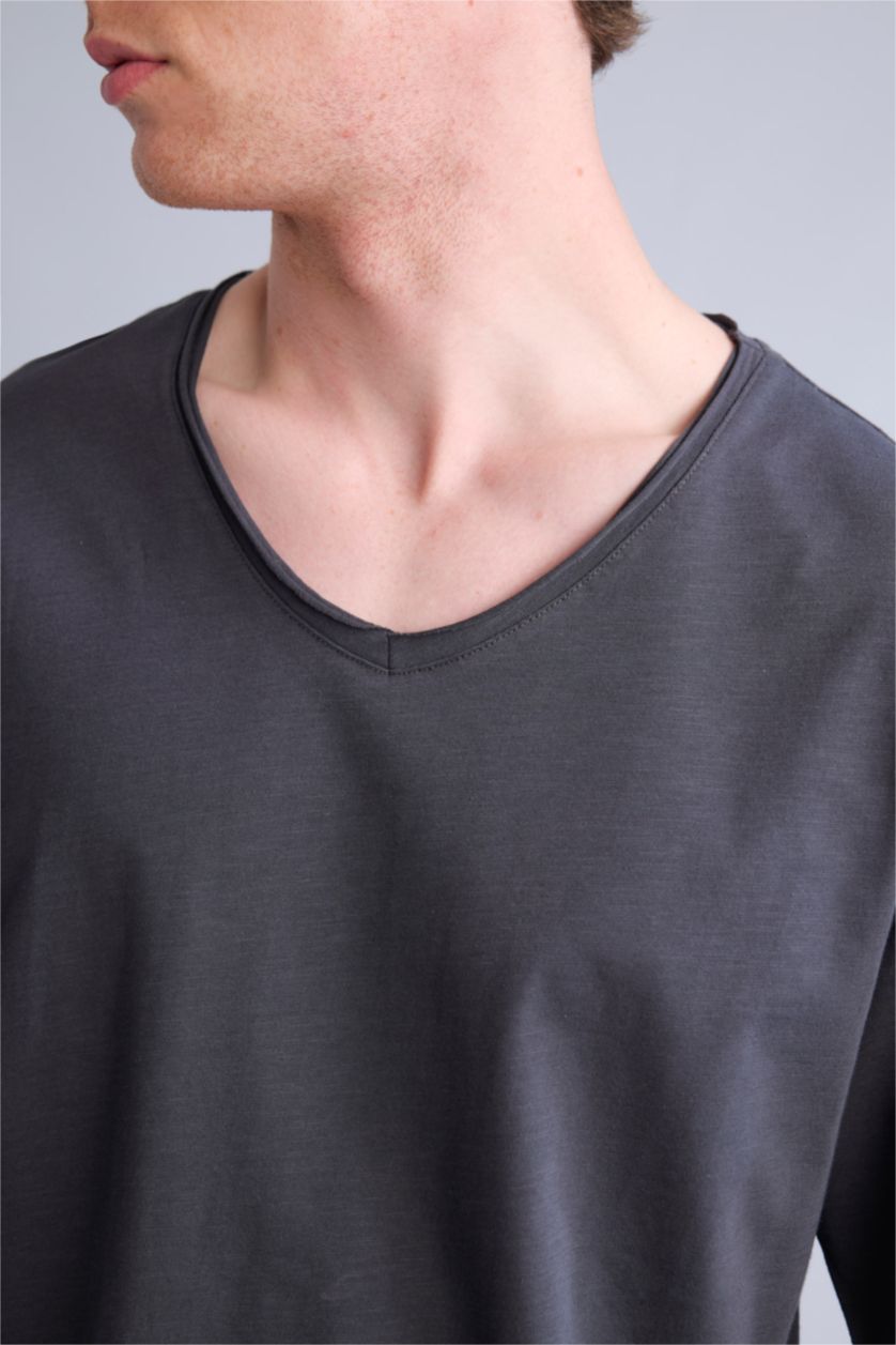 رجال أنثرا Boxy Fit Short Sleeve T-Shirt
