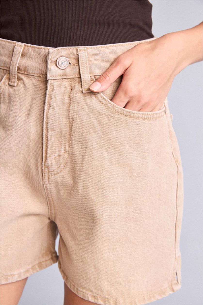 WOMAN Stone Mom Fit Shorts