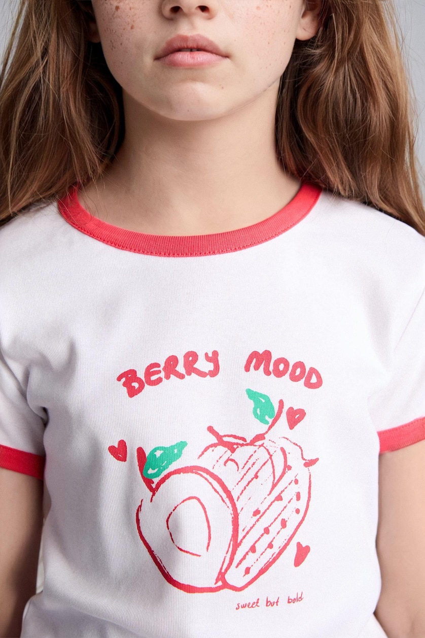 GIRLS & TEENS Ecru Girl Strawberry Print T-Shirt Shorts Ribbed 2 Piece Set