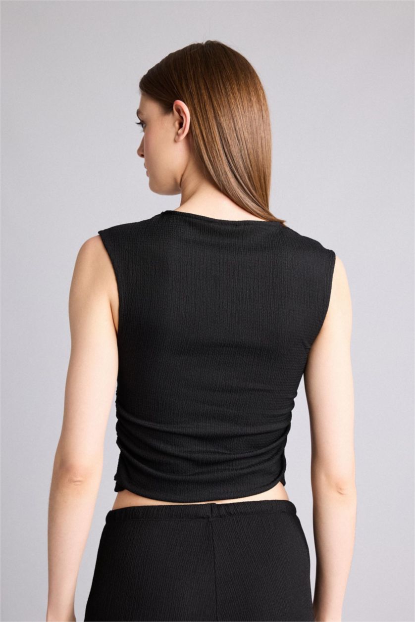 Women Black Slim Fit Crew Neck Tank Top