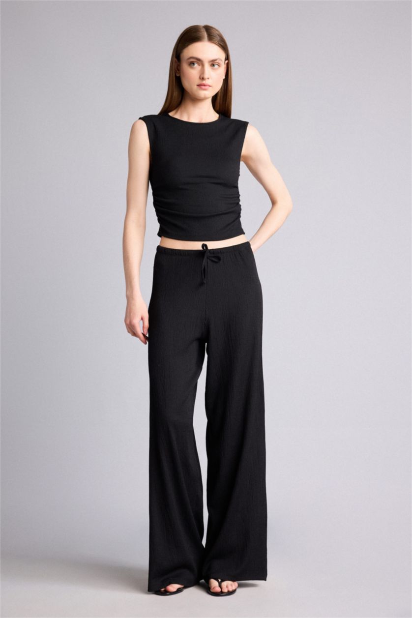 Kadın Siyah Straıght Fıt Kırışık Dokulu Pantolon