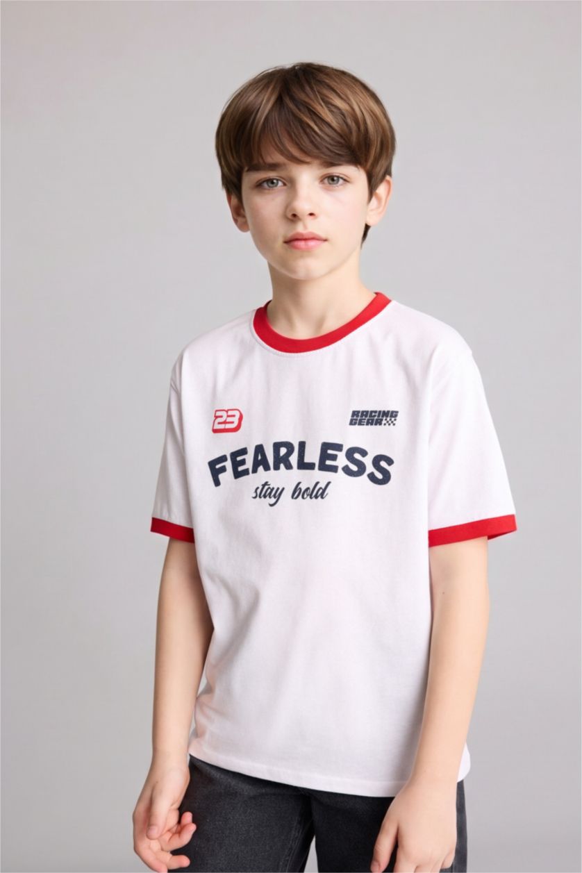 Boys & Teens White تيشيرت ولادي نص ردن مطبوع قصة عادية