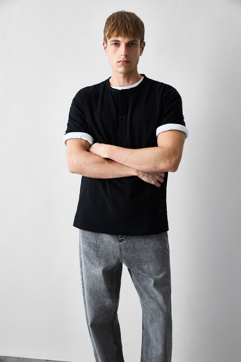 Erkek Siyah Boxy Fit Henley Yaka Tişört